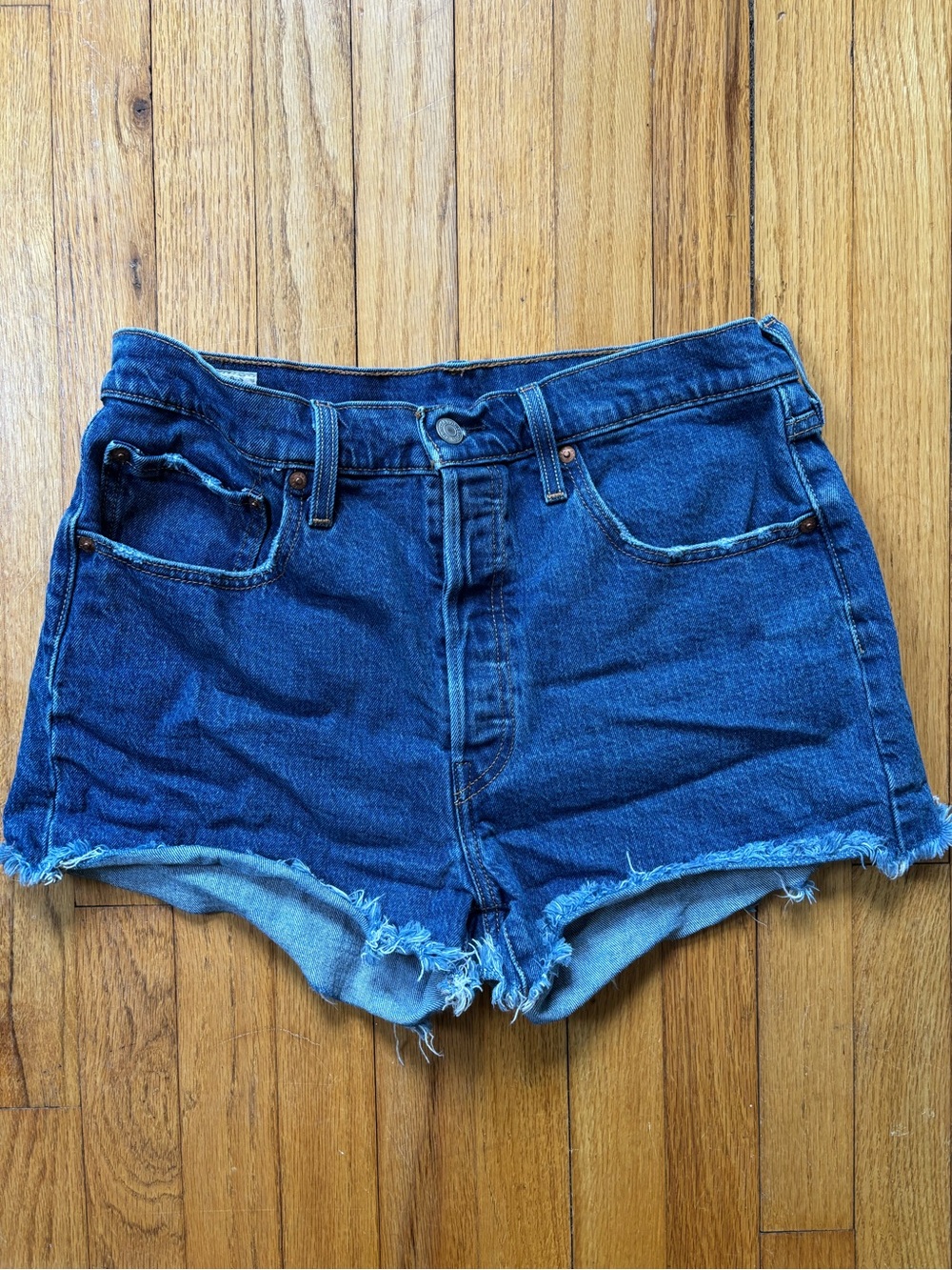 Levi’s 501 Women’s 31 High Waisted Frayed Edge Button Fly Denim Jean Shorts